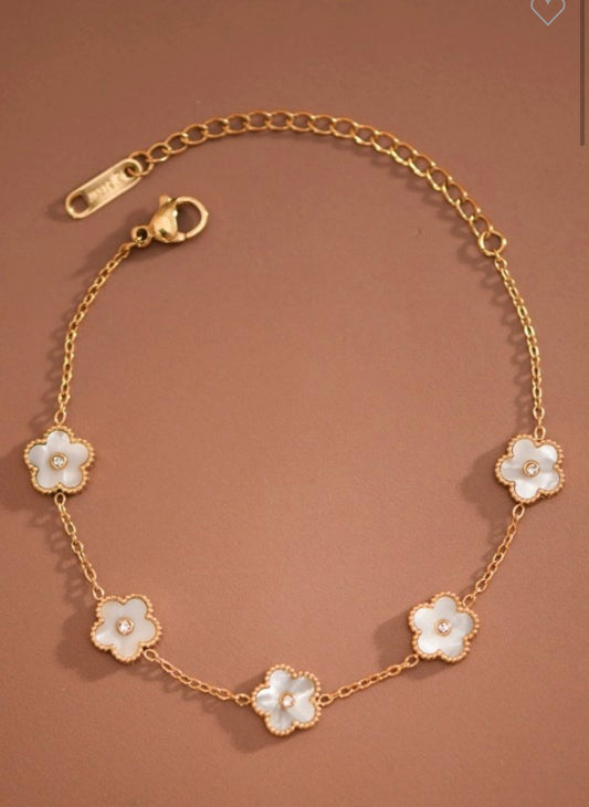 Sweet Meadow Flower Bracelet